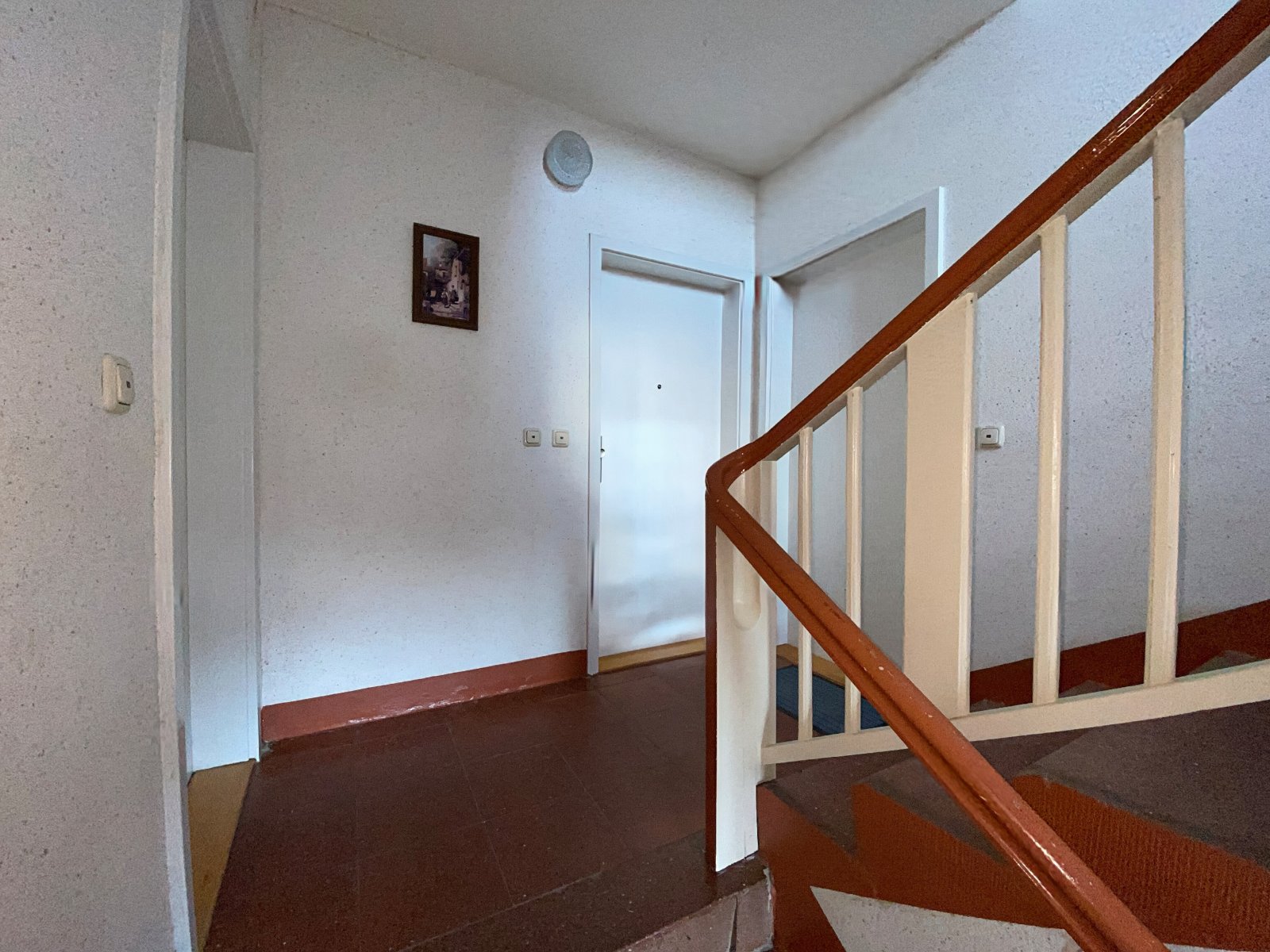 Treppenhaus 3 Wohnungen pro Geschoss