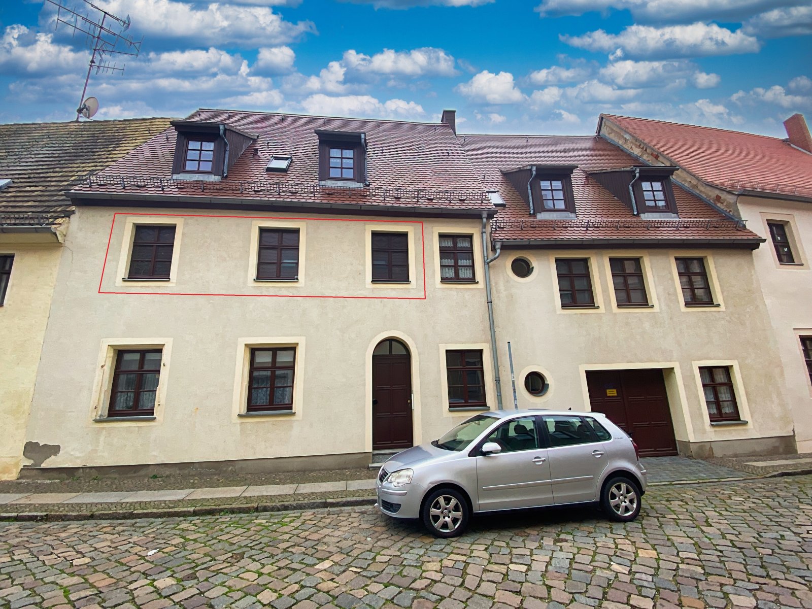 Mehrfamilienhaus 2-Zimmer-Wohnung markiert